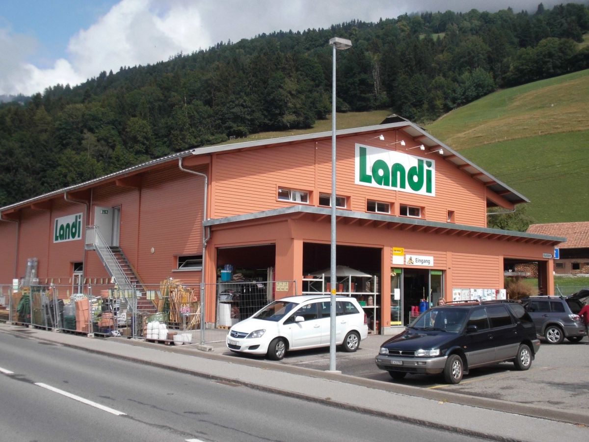 LANDI Simmental-Saanenland - -Prima Laden Därstetten