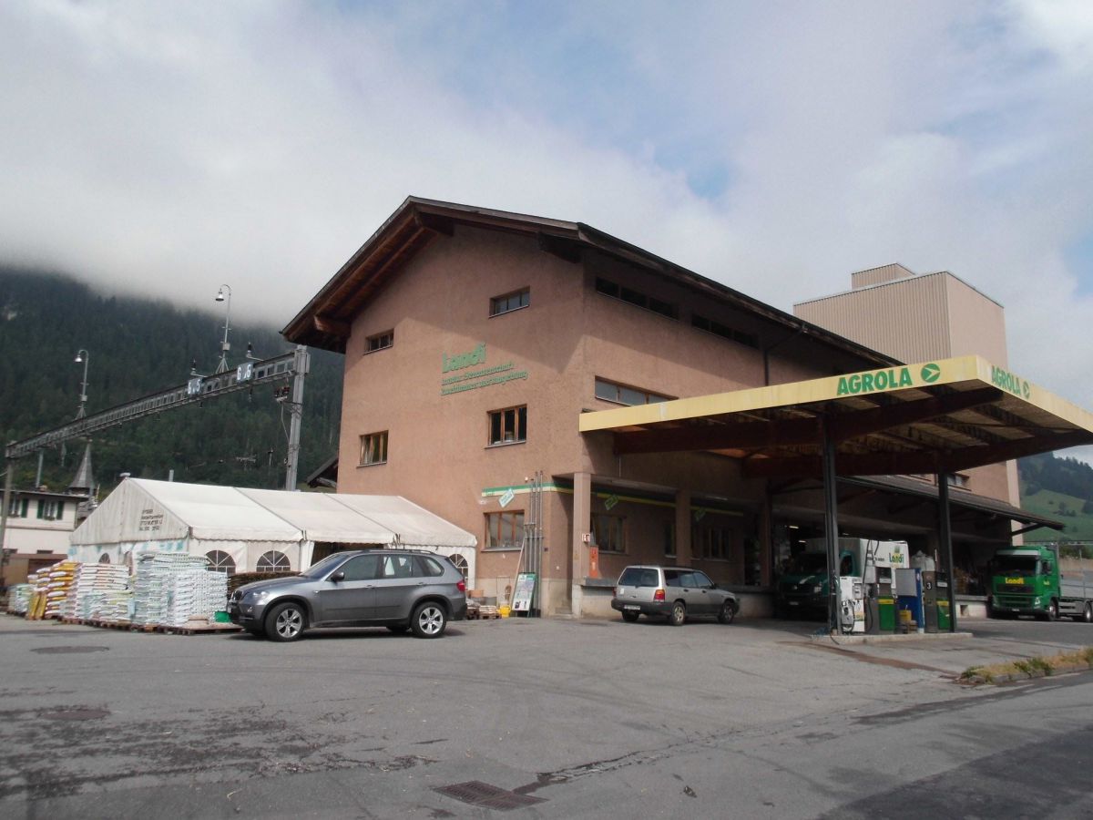 LANDI Simmental-Saanenland - -Laden + AGRO-center Zweisimmen